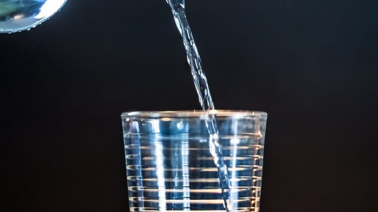 co daje picie wody z cukrem