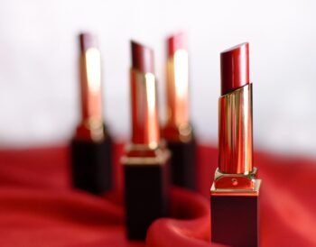 Jaki makijaż do sukienki khaki