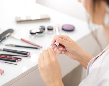 Jaki makijaż do pomarańczowej sukienki