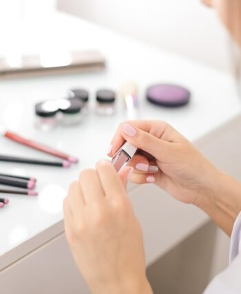 Jaki makijaż do turkusowej sukienki