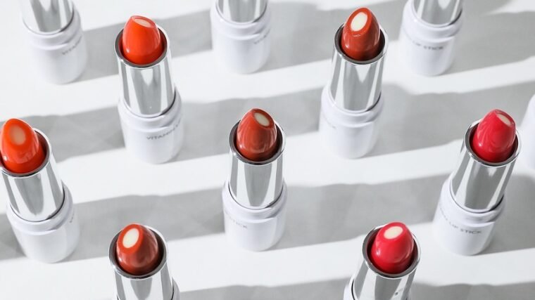 Jaki makijaż do cytrynowej sukienki