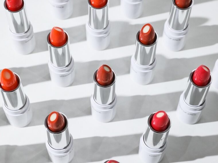 Jaki makijaż do cytrynowej sukienki