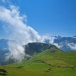 Jaki makijaż do czarno białej sukienki