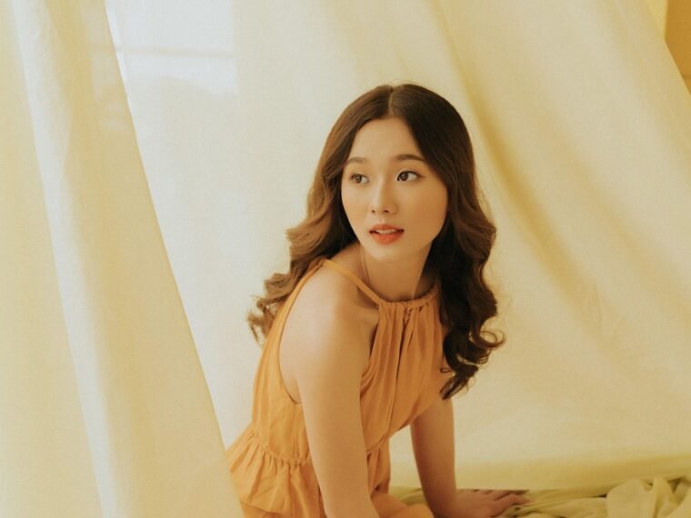 Jaki makijaż do fuksjowej sukienki