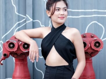 Jaki makijaż do beżowej sukienki