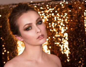 Jaki makijaż do morelowej sukienki