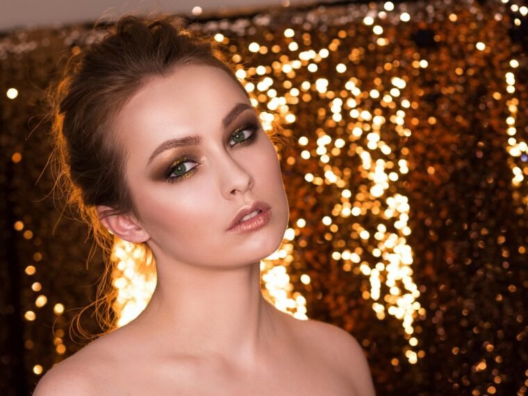 Jaki makijaż do morelowej sukienki