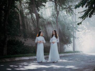 Jaki makijaż do zielonej sukienki