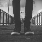 Jaki makijaż do łososiowej sukienki